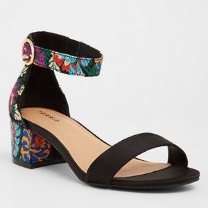 Torrid Sandal Black Block Heel Brocade New NWT